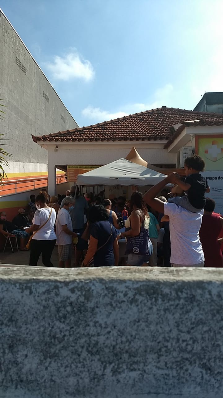 Fotos da imuniza&ccedil;&atilde;o na Baixada Fluminense. - Whatsapp O DIA (98762-8248)