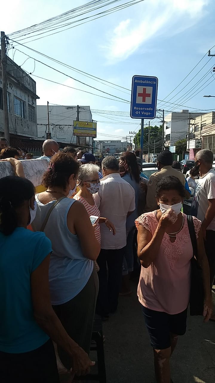 Fotos da imuniza&ccedil;&atilde;o na Baixada Fluminense. - Whatsapp O DIA (98762-8248)