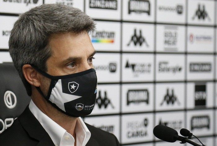 Diretor de futebol do Botafogo é sondado pelo presidente do Vasco
