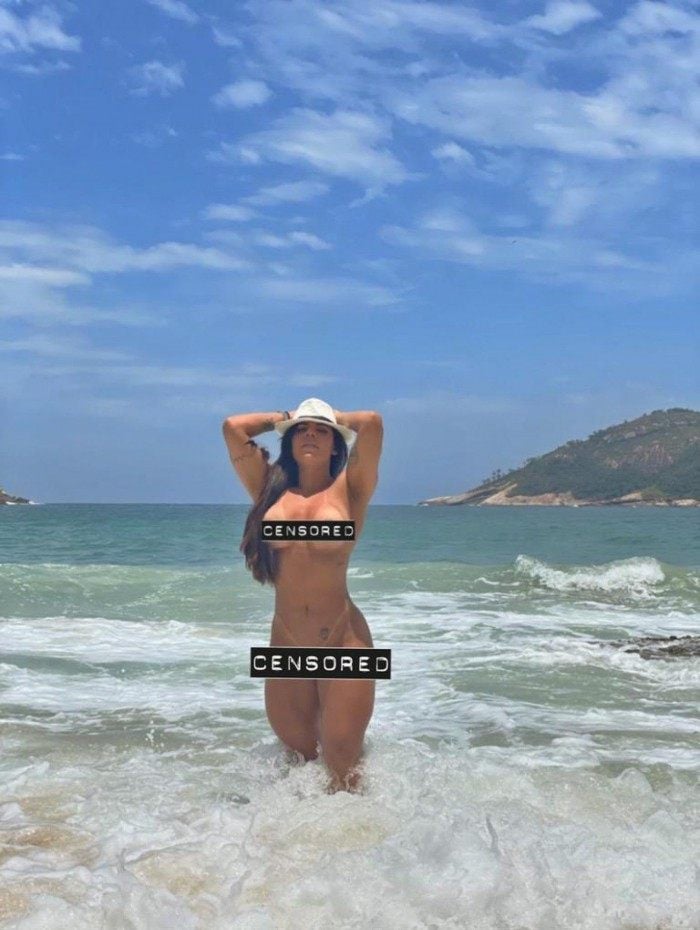 Suzy Cortez em praia de nudismo no Rio 