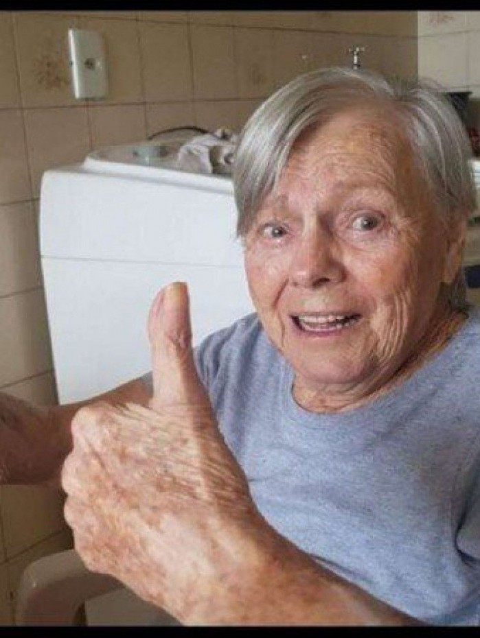 Olinda Bonturi Bolsonaro, m&atilde;e do presidente Jair Bolsonaro, morreu na madrugada desta sexta-feira