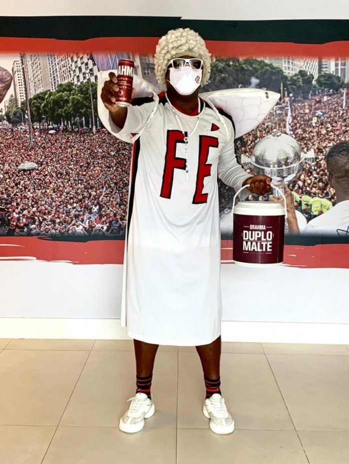 Anjo rubro-negro assistirá a partida do Ninho do Urubu - Divulgação