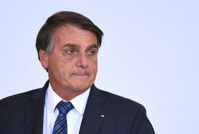 Bolsonaro segue reprovado por 42% da população, aponta pesquisa 