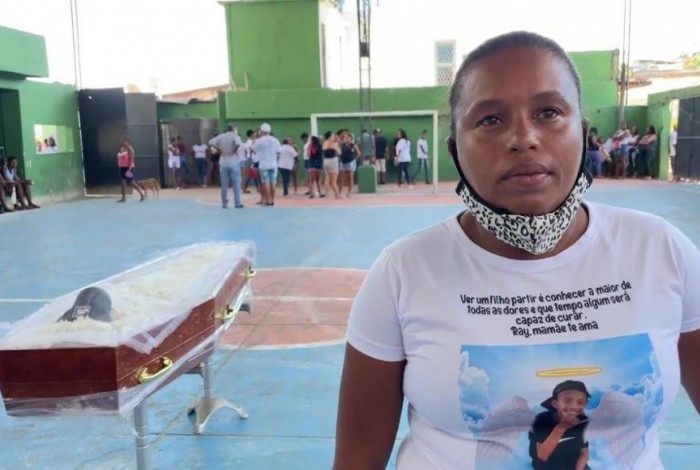 Alessandra Conceição, 34 anos, mãe de Ray Pinto Faria, de 14 anos