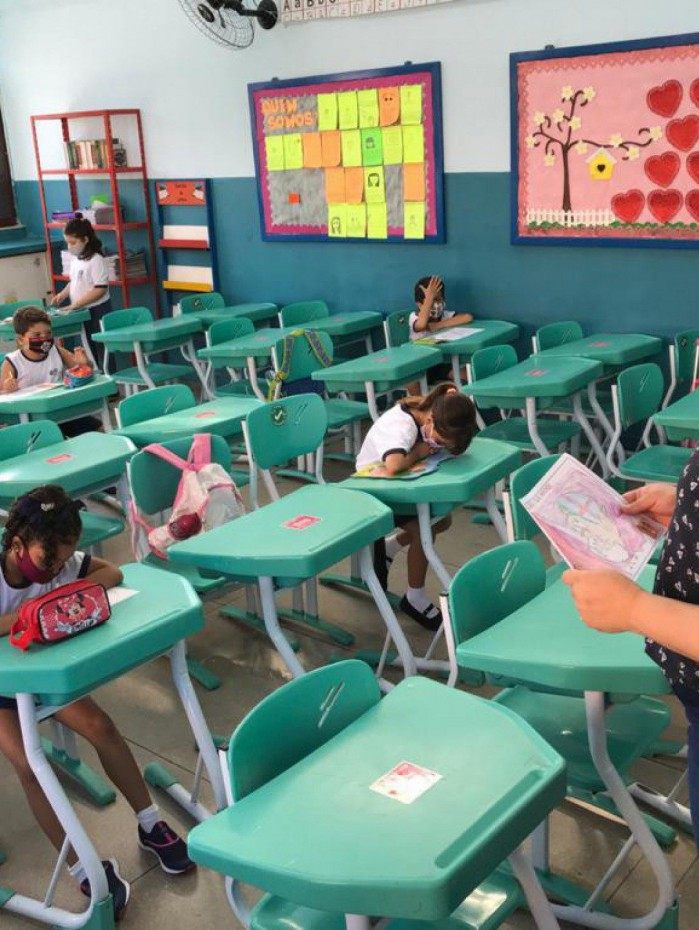 Volta às aulas na Escola Municipal Suíça, que reabriu no dia 24 
