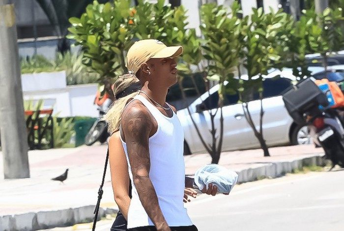 Gabi Lopes e MC PK Delas