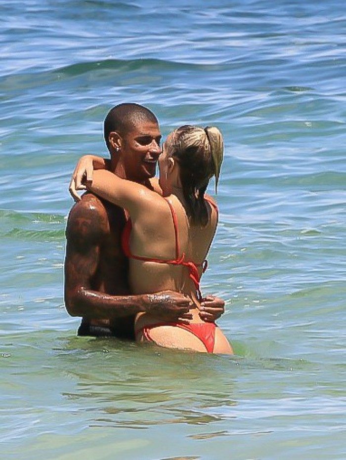 Gabi Lopes e MC PK Delas