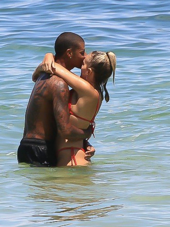 Gabi Lopes e MC PK Delas