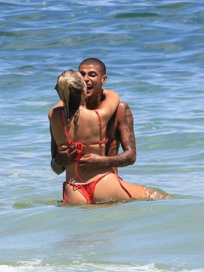 Gabi Lopes e MC PK Delas