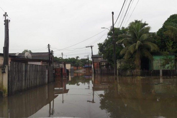 Estado do Acre enfrenta enchentes
