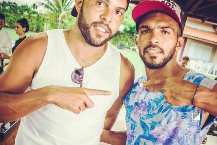 Alecsandro (E) e Richarlyson podem voltar a jogar juntos