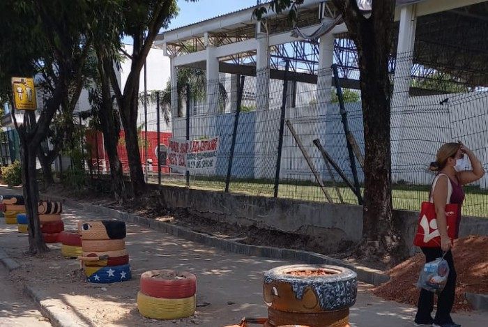 Comlurb erradica ponto cr&iacute;tico de descarte irregular na Ilha do Governador e inicia campanha de conscientiza&ccedil;&atilde;o