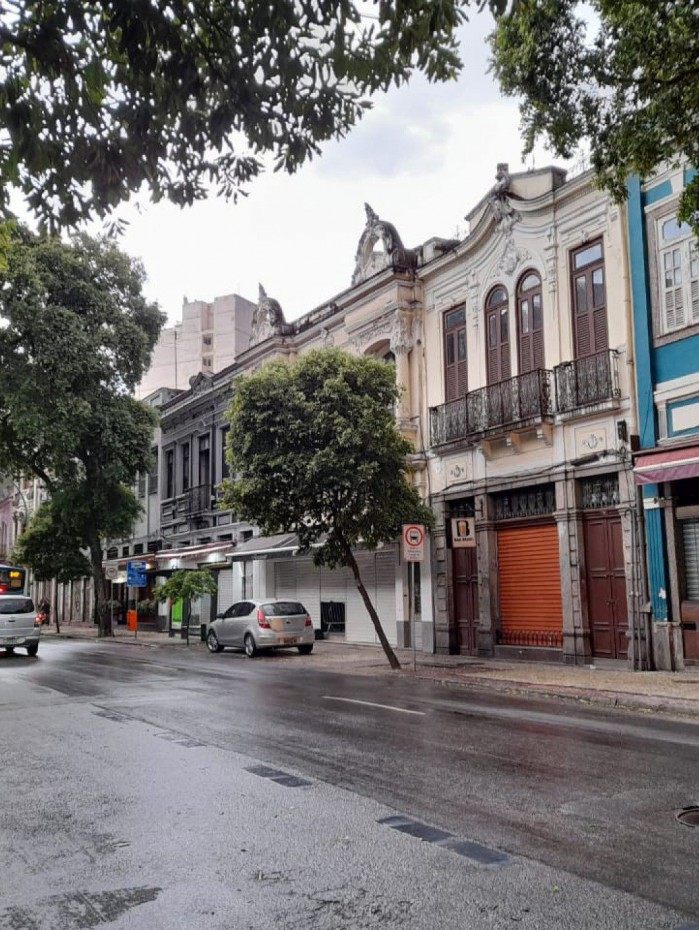 Justi&ccedil;a mant&eacute;m decreto da prefeitura do Rio, e bares e restaurantes voltam a fechar &agrave;s 17h