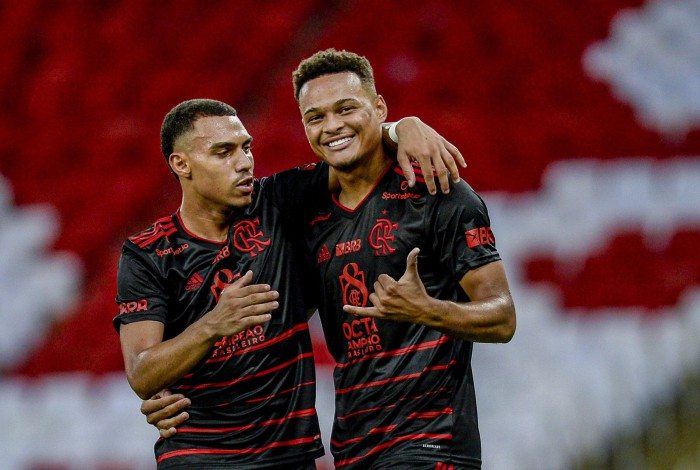 Flamengo venceu o Macaé por 2 a 0