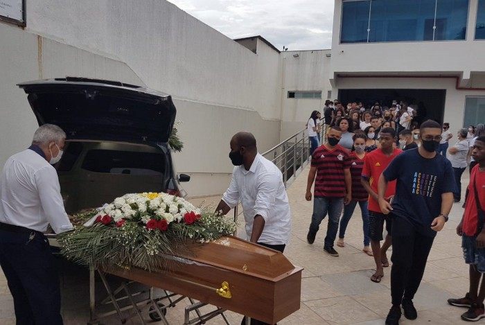 Guilherme Martins Oliveira é sepultado no Cemitério de Inhaúma