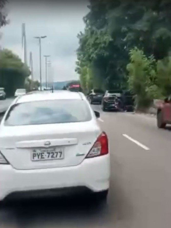 Motoristas se assustaram com o tiroteio