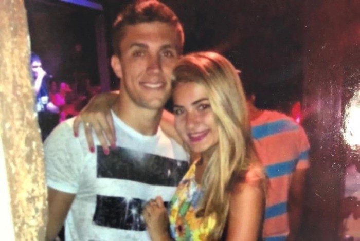 Arthur e a namorada Luana Vargas