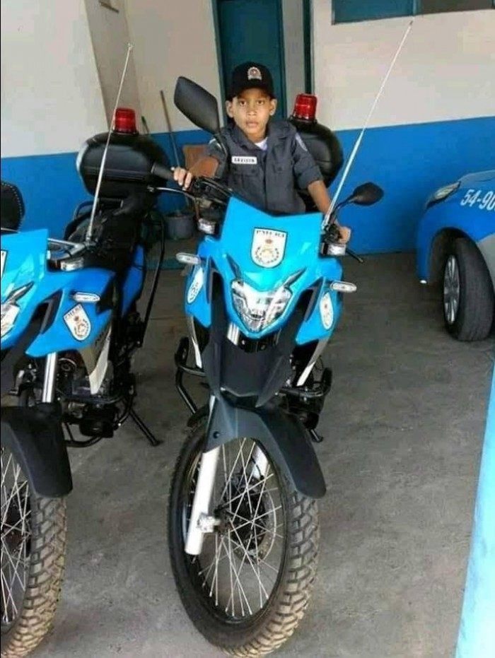 Davison antes da pandemia em visitas na 2ª Cia do 29° BPM.