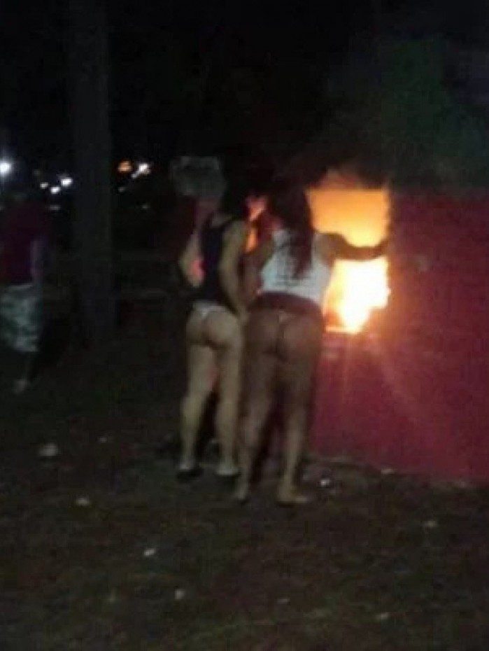 H&aacute; tr&ecirc;s pontos espec&iacute;ficos onde o sexo grupal e ao ar livre normalmente acontece no Parque da Cidade: no Estacionamento 8, nas &aacute;rea das churrasqueiras e atr&aacute;s do Departamento de Pol&iacute;cia Especializada (DPE)