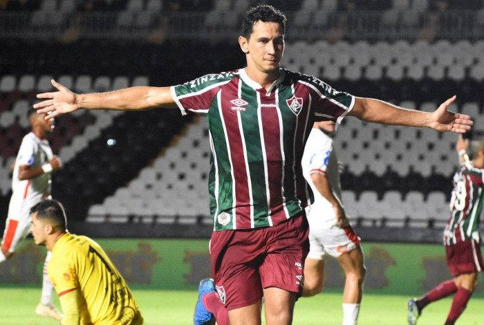 Paulo Henrique Ganso fez o gol da vitória tricolor em São Januário: time chegou a seis pontos no Carioca