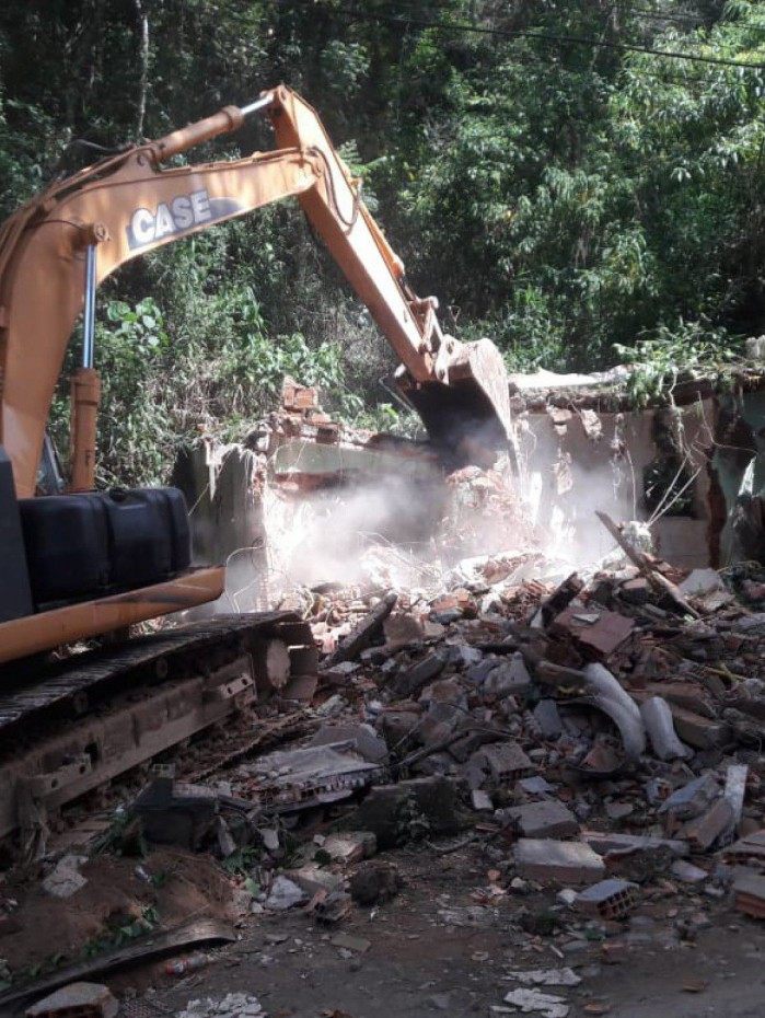 Nesta etapa, demoli&ccedil;&otilde;es est&atilde;o sendo feitas no interior 