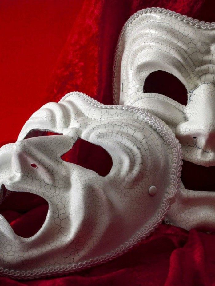 "Os estudantes v&atilde;o ter aulas de hist&oacute;ria da arte, hist&oacute;ria do teatro, canto, interpreta&ccedil;&atilde;o, express&atilde;o corporal, dramaturgia, cenografia, figurino e dire&ccedil;&atilde;o", disse Leonardo.