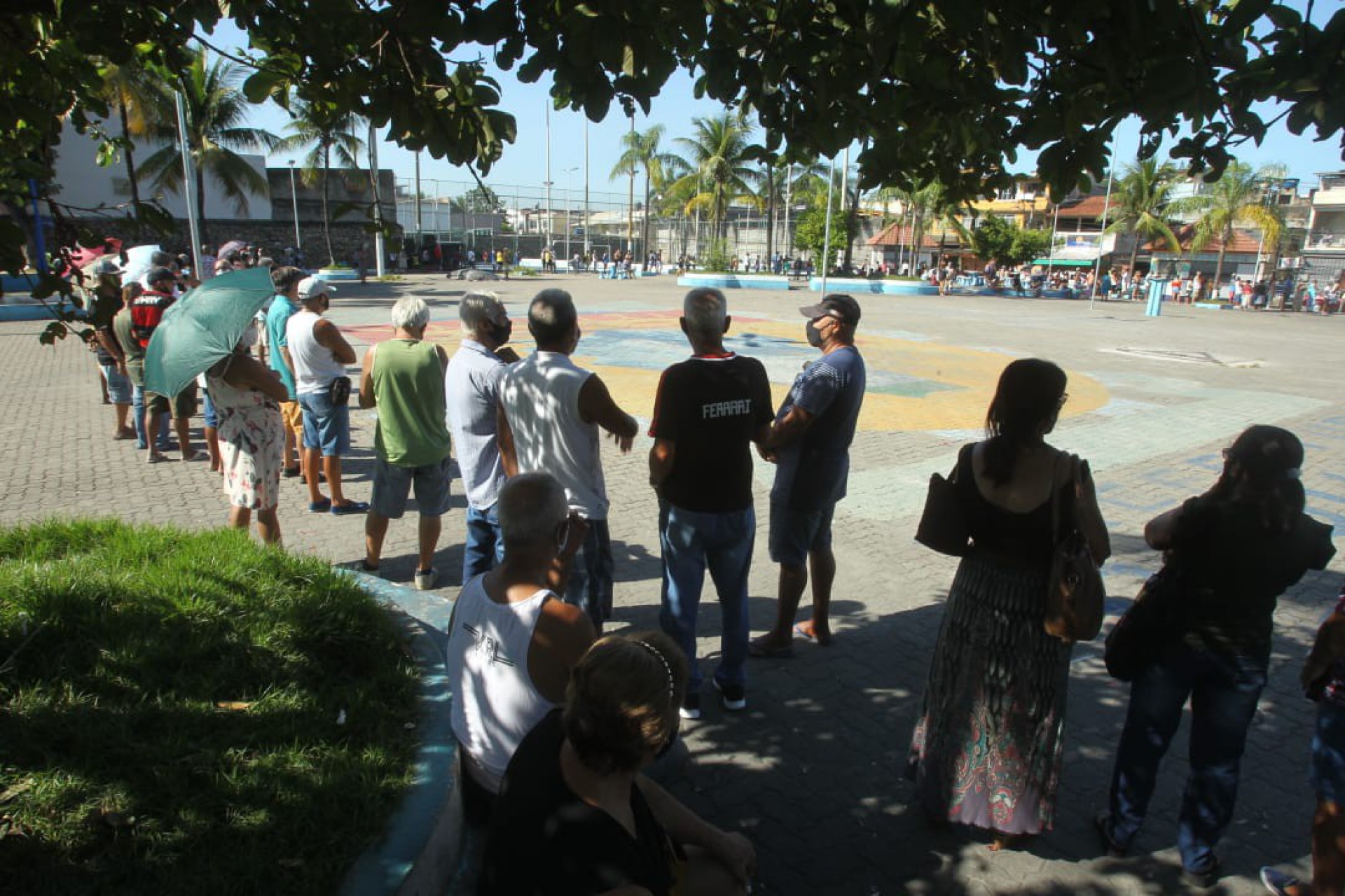 Vacinação em Duque de Caxias nesta segunda-feira (22) - ESTEFAN RADOVICZ/AGÊNCIA O DIA