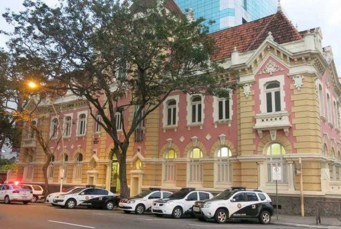 O homem foi detido pela 76ª DP (Niterói) 