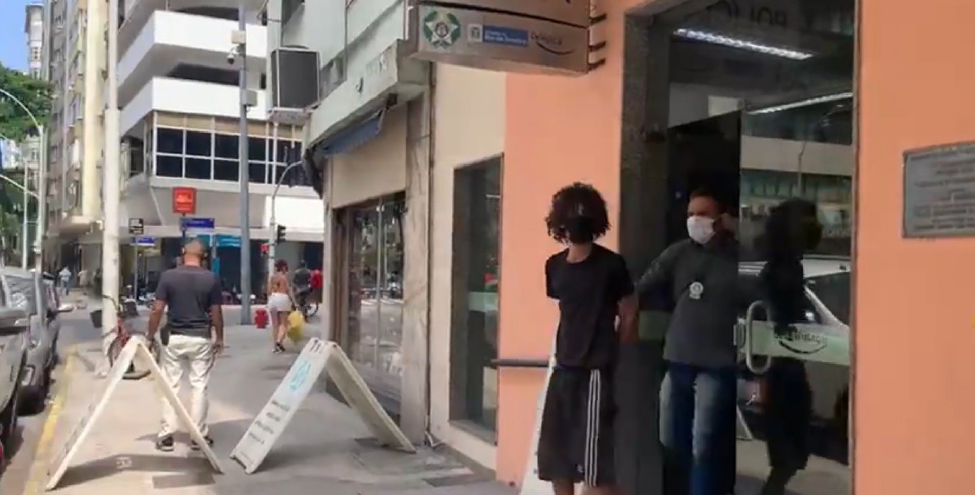 Policiais civis da 13ª DP (Ipanema), coordenados pelo delegado titular, Dr. Felipe Santoro, visam elucidar crimes contra o patrimônio na região