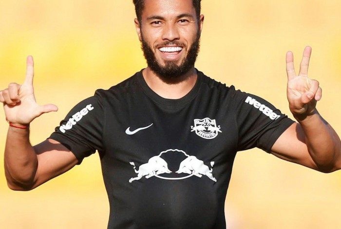 Liberado pelo RB Bragantino, Morato desembarcou no Rio nesta sexta para realizar exames médicos pelo Vasco