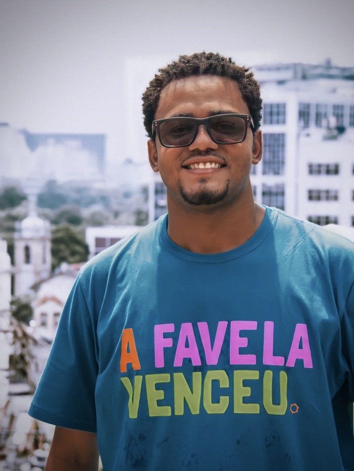 Davi do Sanduba - Davi Silva, 21 anos, nascido e criado em Padre Miguel, na comunidade da Vila Vintém 
