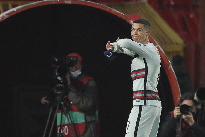 Cristiano Ronaldo não escondeu a revolta pela não validação do gol marcado que teria dado a vitória a Portugal sobre a Croácia