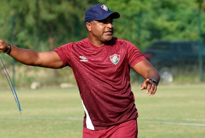 O técnico Roger Machado terá novos jogadores à disposição