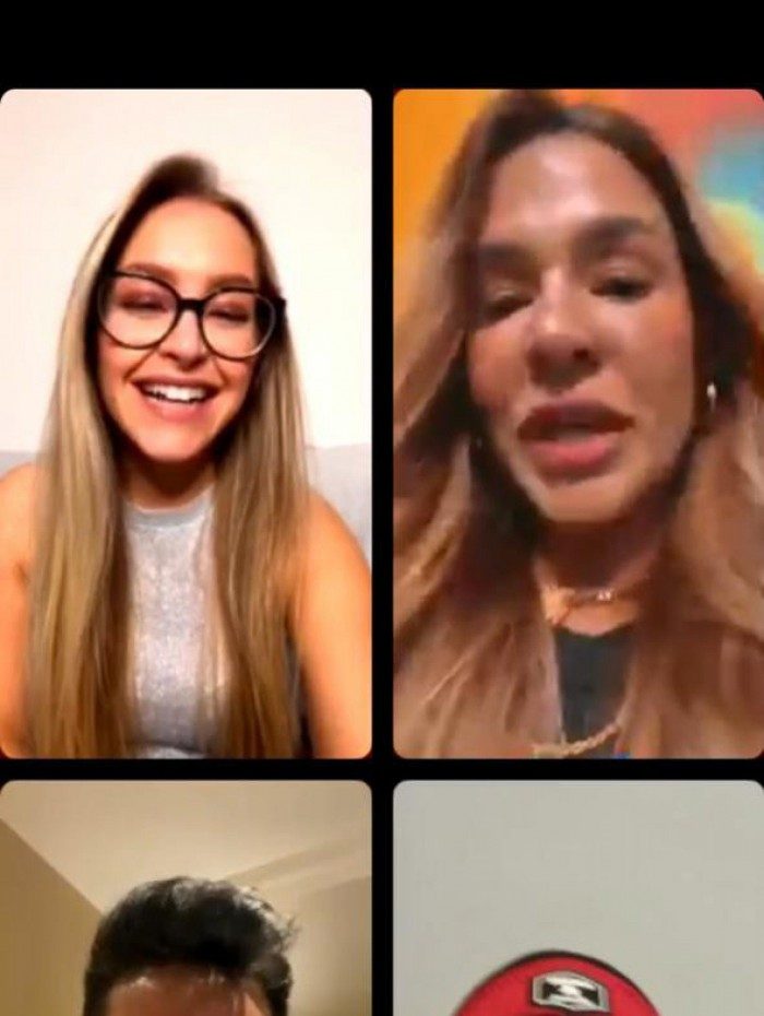 Carla Diaz faz live e recebe Kerline, Arcrebiano e Lucas Penteado