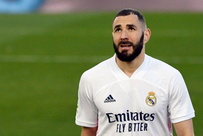 Benzema renovou recentemente com o Real Madrid