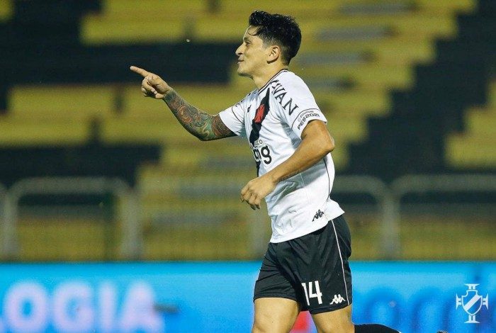Cano comemora o gol marcado no clássico com o Fluminense