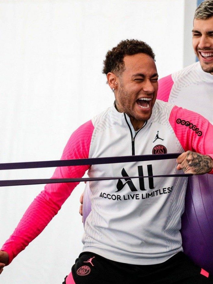 Neymar treina sorridente no PSG - PSG / Divulgação