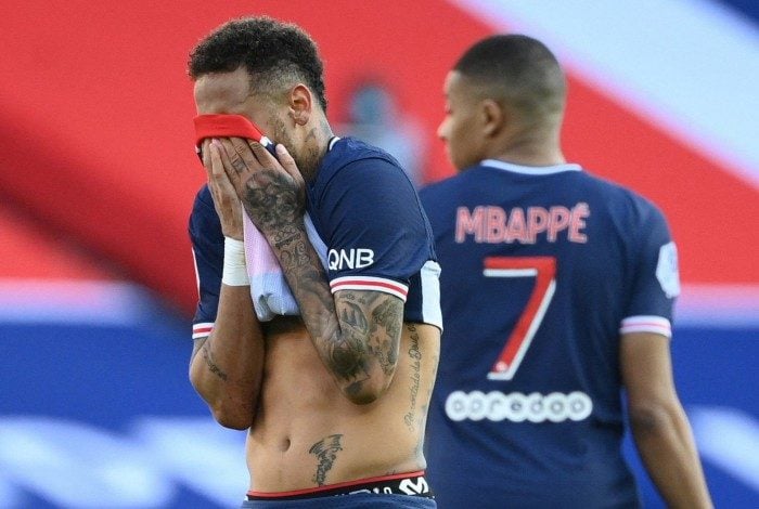 Neymar foi expulso em derrota do PSG para o Lille