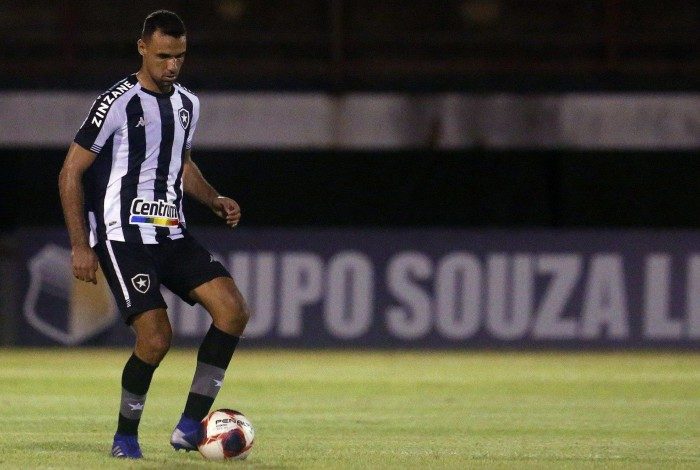 Gilvan, zagueiro do Botafogo