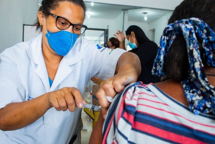 Mulheres com 66 anos podem se vacinar em Nilópolis nesta quarta-feira