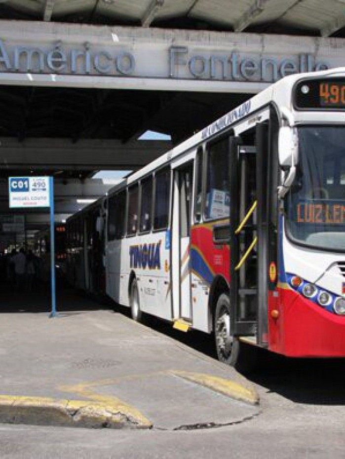 Coletivo foi alvo de dois criminosos