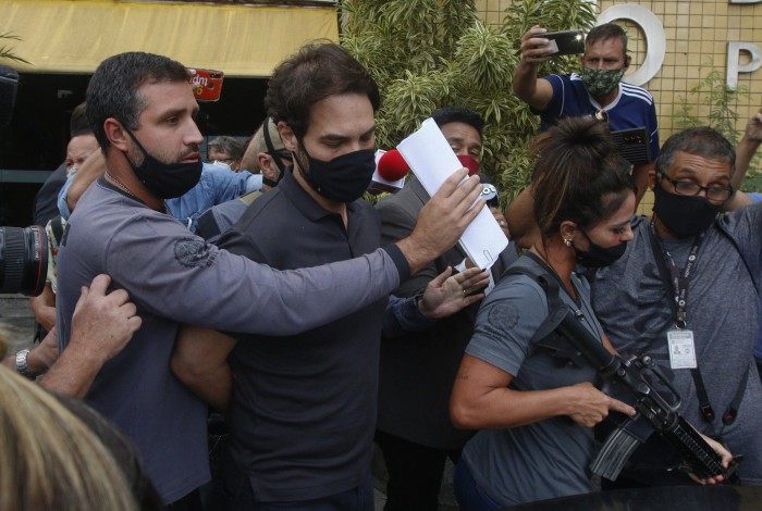 Policia Civil prendeu o vereador Jairinho e Monique Medeiros, padrasto e m&atilde;e do menino Henry Borel.