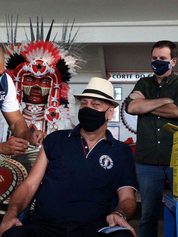 Paes acompanha vacinação de vice-prefeito neste sábado (10)