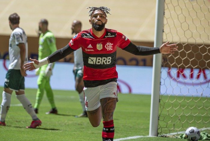 Gabigol marcou o primeiro gol do Flamengo na decisão contra o Palmeiras