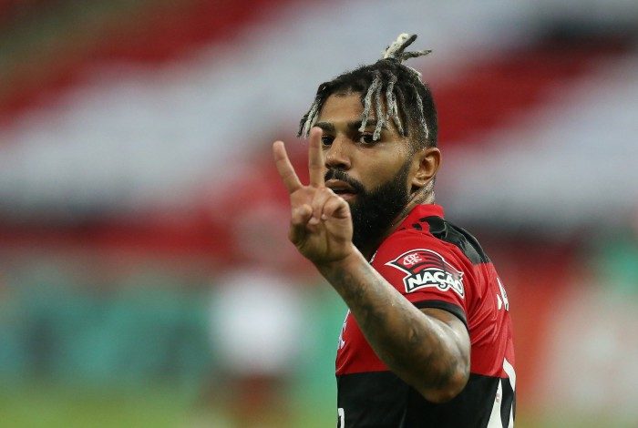 Flamengo x Vasco pela 9 rodada do Campeonato Carioca. Gabigol zoando o Vasco fazendo sinal de segunda divisão