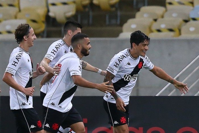 Pe&ccedil;a-chave no Vasco, Cano desencantou e marcou o primeiro gol em cl&aacute;ssicos contra o Flamengo
