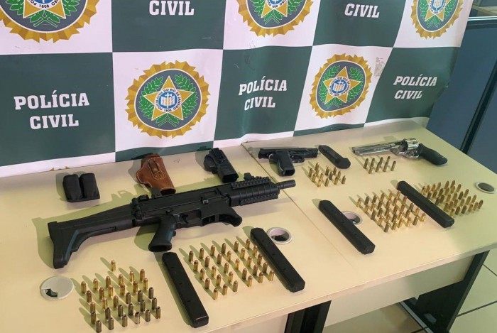 Material apreendido pela Delegacia de Homicídios da Baixada Fluminense (DHBF)