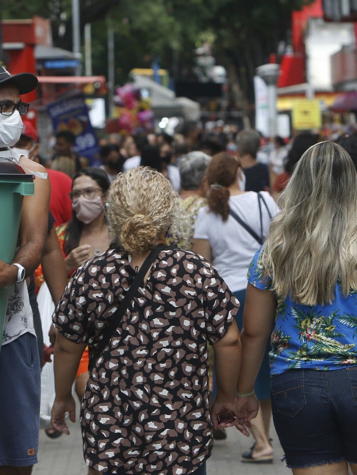 Estabelecimentos comerciais v&atilde;o funcionar em hor&aacute;rio especial na v&eacute;spera e no dia de Ano Novo