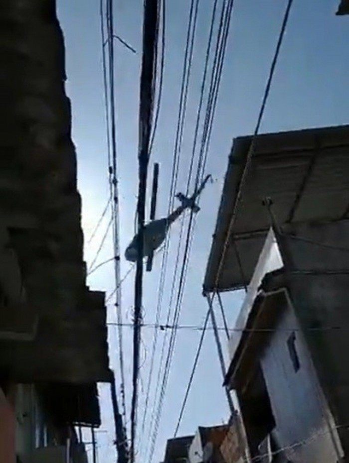 Imagens de helicóptero sobrevoando o bairro de São Lucas. 