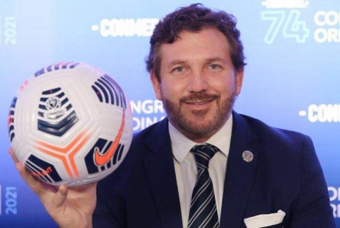 Alejandro Domínguez, presidente da Conmebol, costura um acordo com federações nacionais e Fifa para a retomada nas Eliminatórias a partir de junho 
